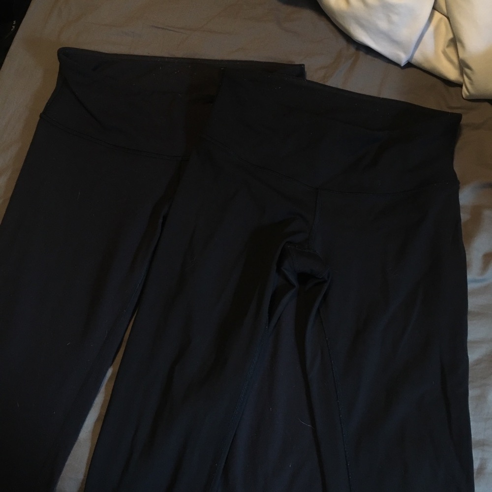 2 pairs of wunder under lululemon leggings